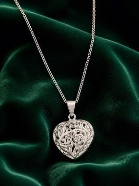 Vintage Sterling Silver Openwork Filigree Puffed Heart Necklace Deadstock